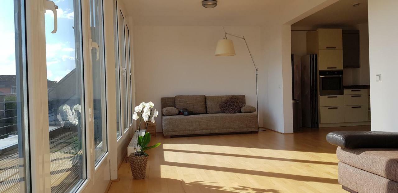 B8 - Just A Private Privatunterkunft Düsseldorf