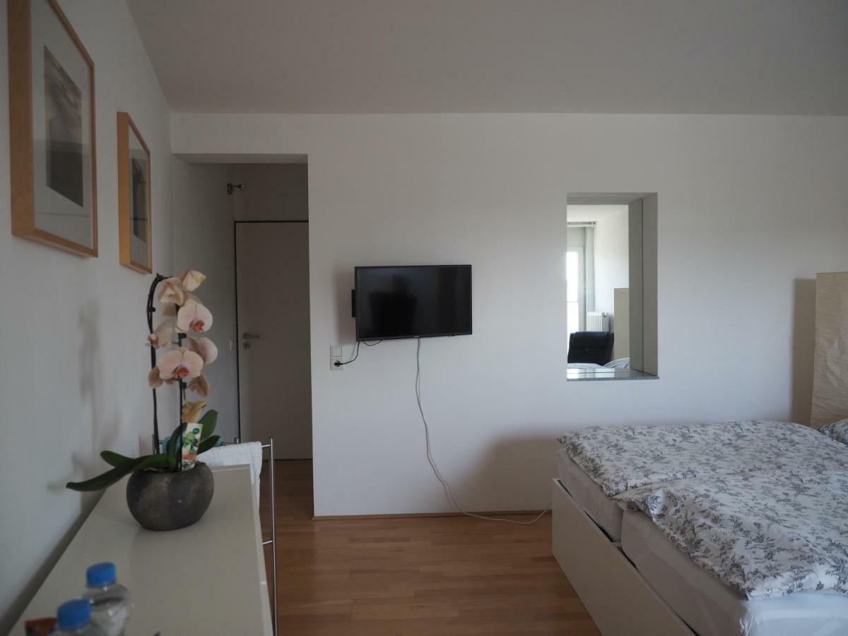 B8 - Just A Private Accommodation Dusseldorf