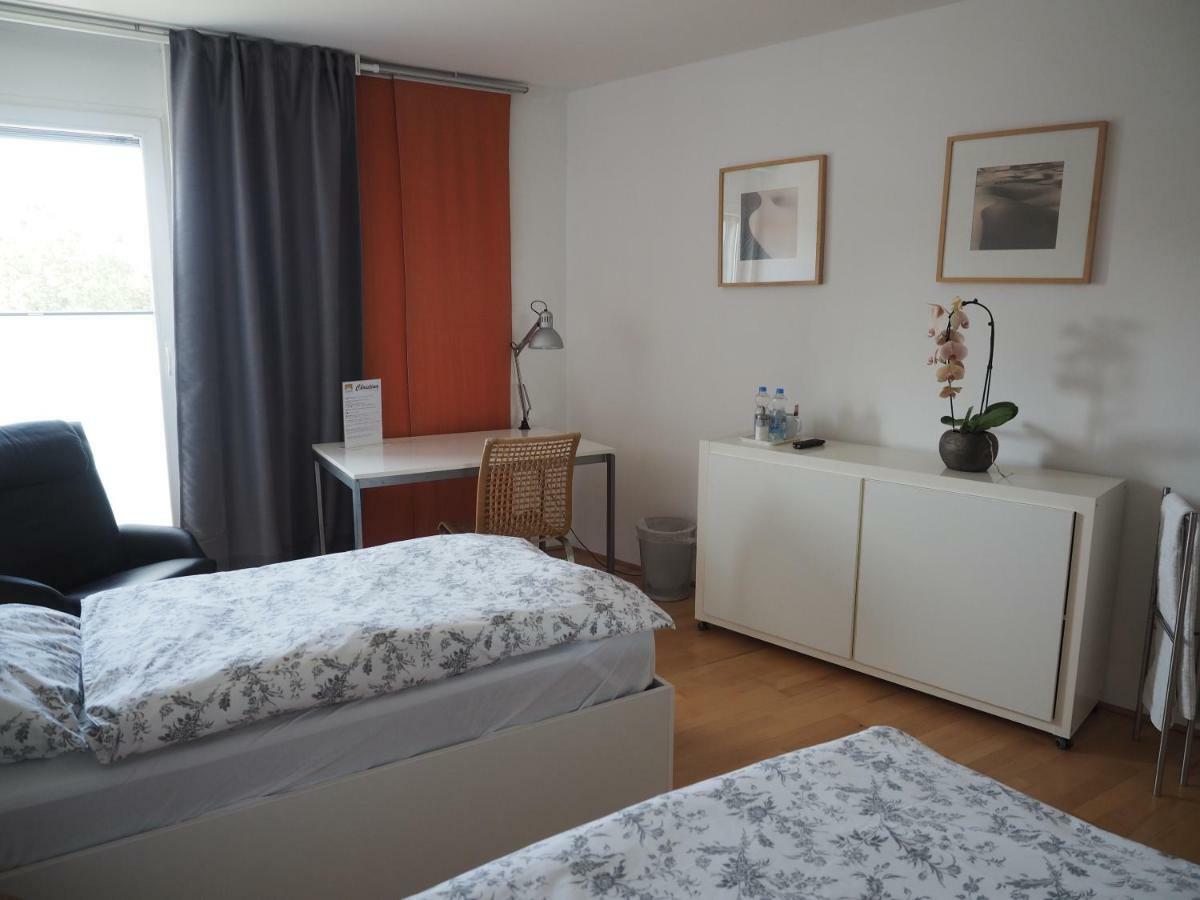 B8 - Just A Private Accommodation Homestay Dusseldorf